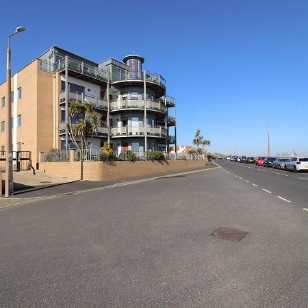 Flat 19 By The Beach Харвич Экстерьер фото