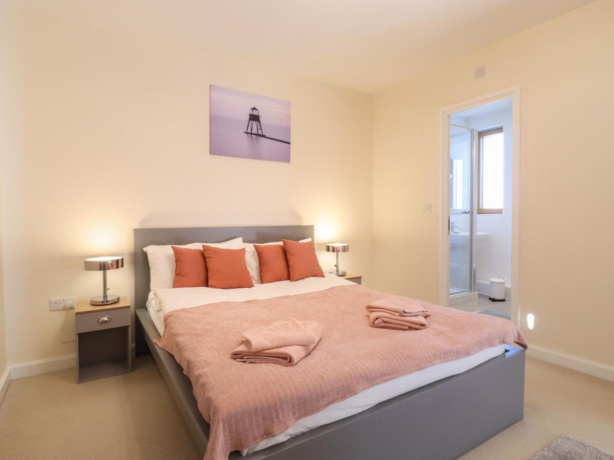 Flat 19 By The Beach Харвич Экстерьер фото